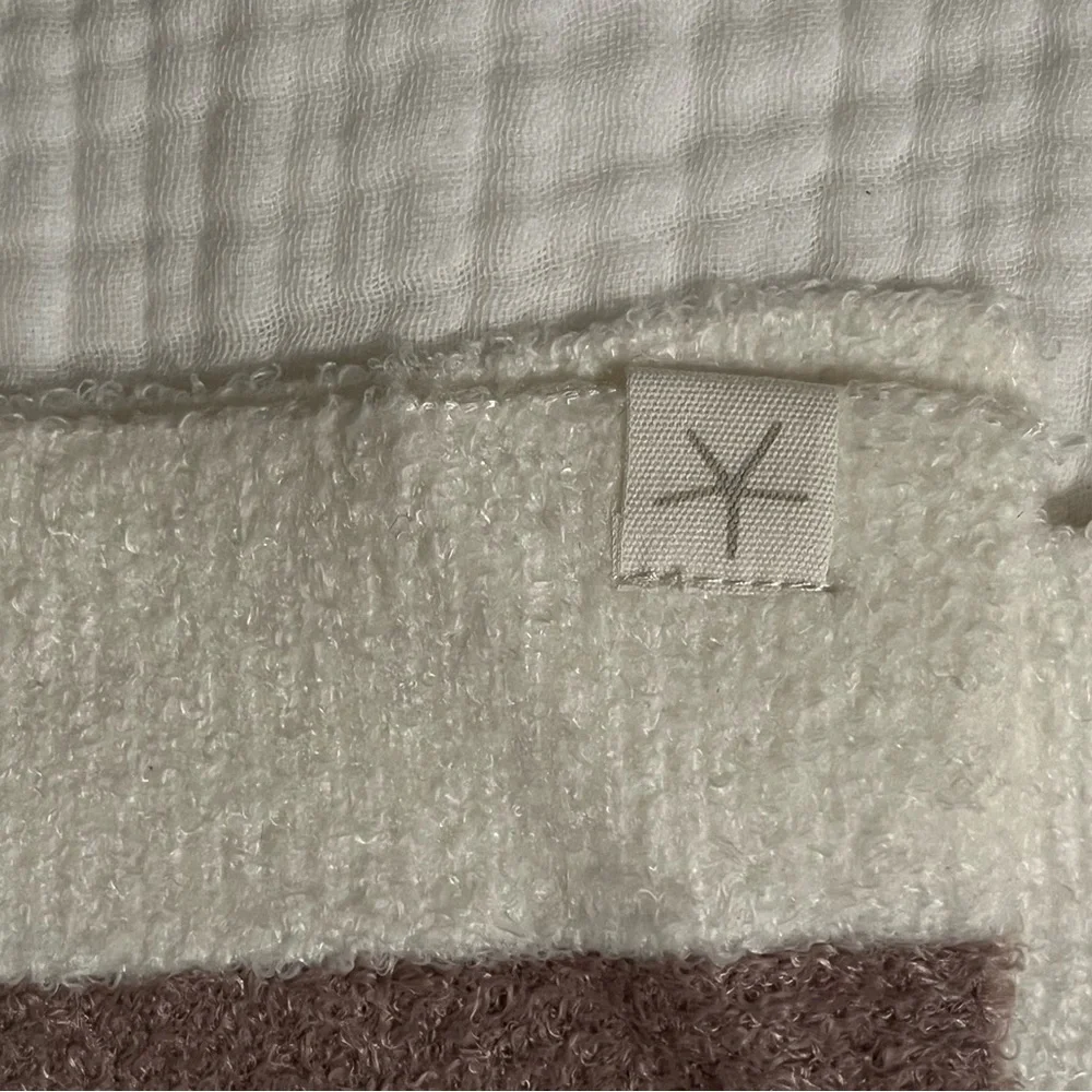 Barefoot dreams, blanket scarf. Cozy chic lite. Pearl/deep taupe.  Gently used - Picture 7 of 8